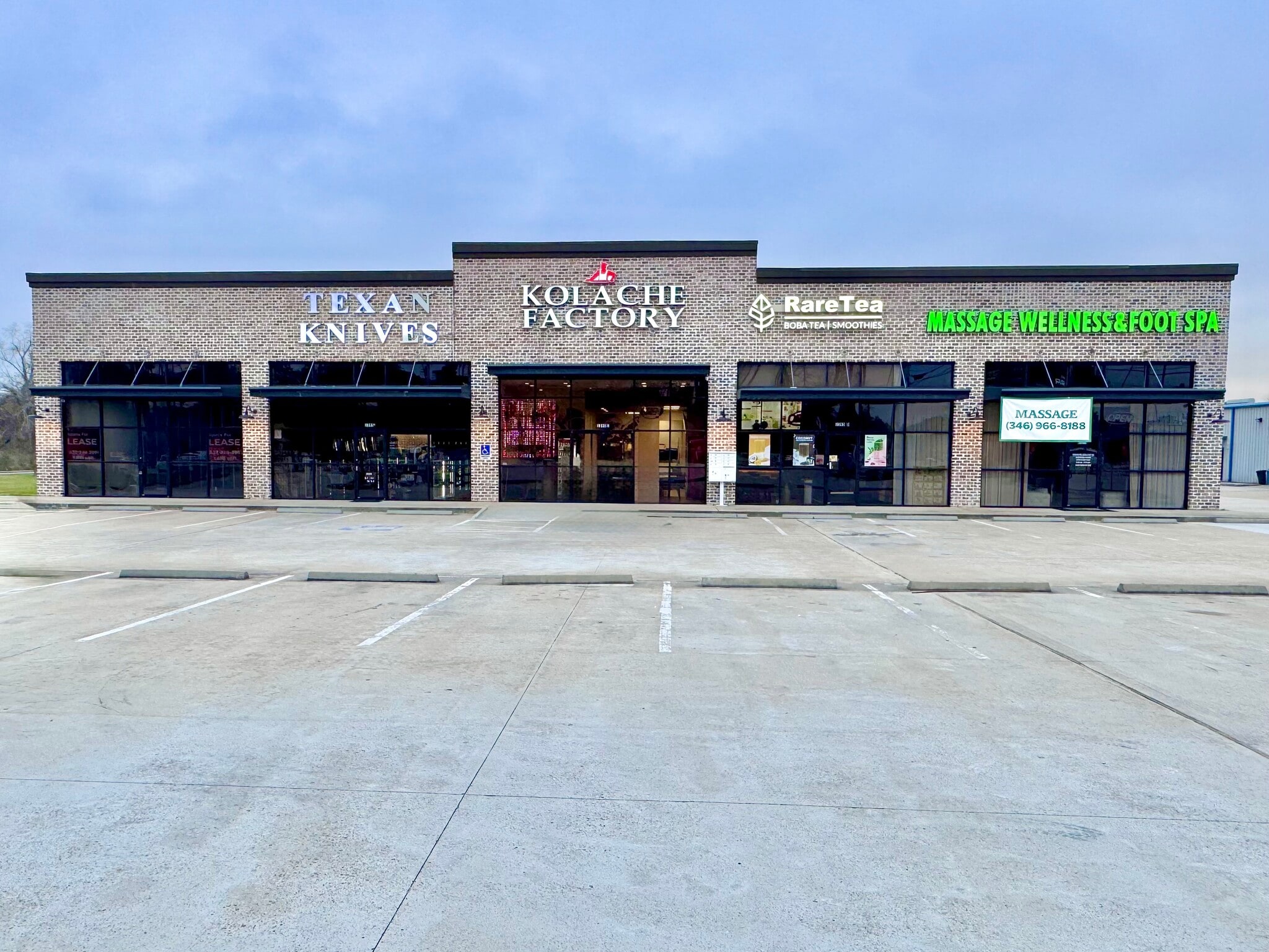 1395 Northpark Dr, Kingwood, TX for lease Primary Photo- Image 1 of 15