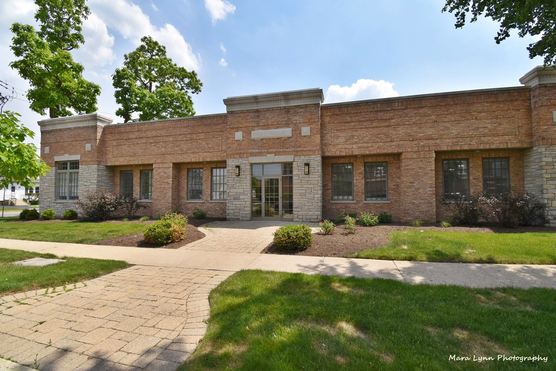 240 E Willow Ave, Wheaton, IL for lease Building Photo- Image 1 of 71