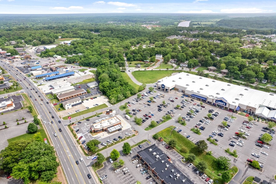 1662 Golf Club Ln, Clarksville, TN for sale - Building Photo - Image 2 of 34