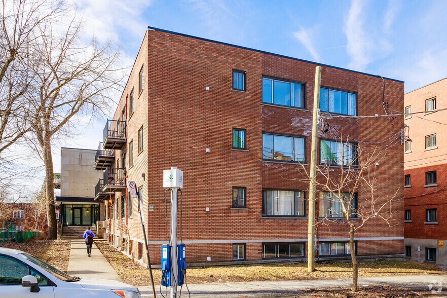 4988 Av Clanranald, Montréal, QC à vendre - Photo du bâtiment - Image 2 de 3