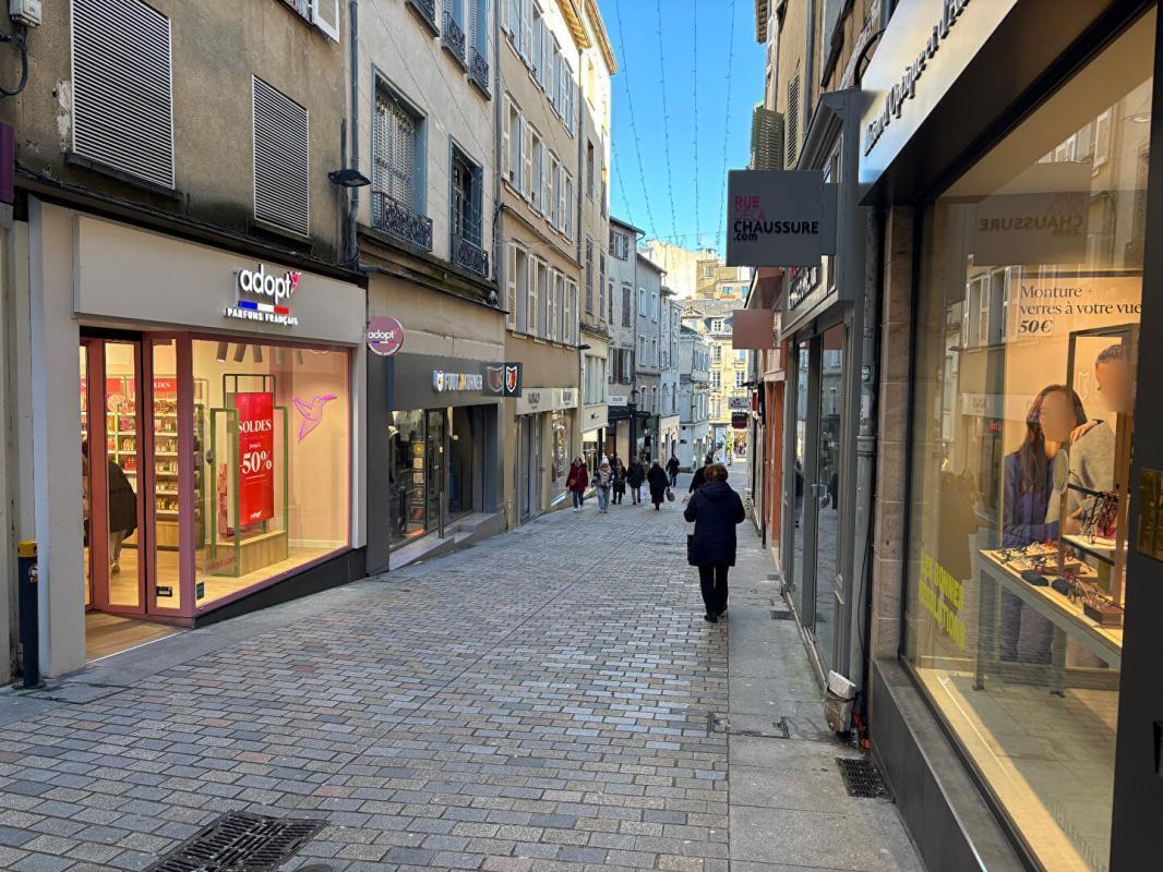 Retail in Limoges for lease Building Photo- Image 1 of 3