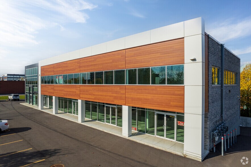 90 Boul Taschereau, La Prairie, QC à louer - Photo du bâtiment - Image 3 de 5