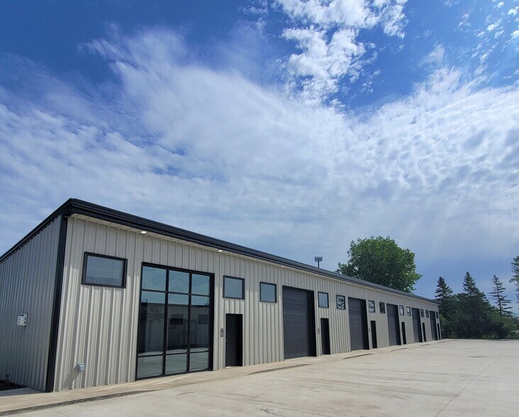 2975 Heartland Dr, Grand Forks, ND à louer - Photo du bâtiment - Image 2 de 31