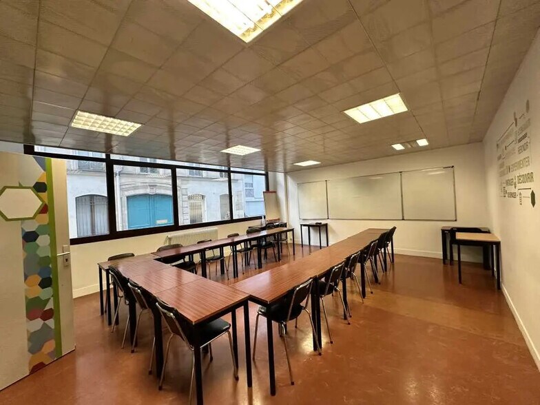 37-39 Rue Saint-Sébastien, Paris for lease - Building Photo - Image 3 of 12