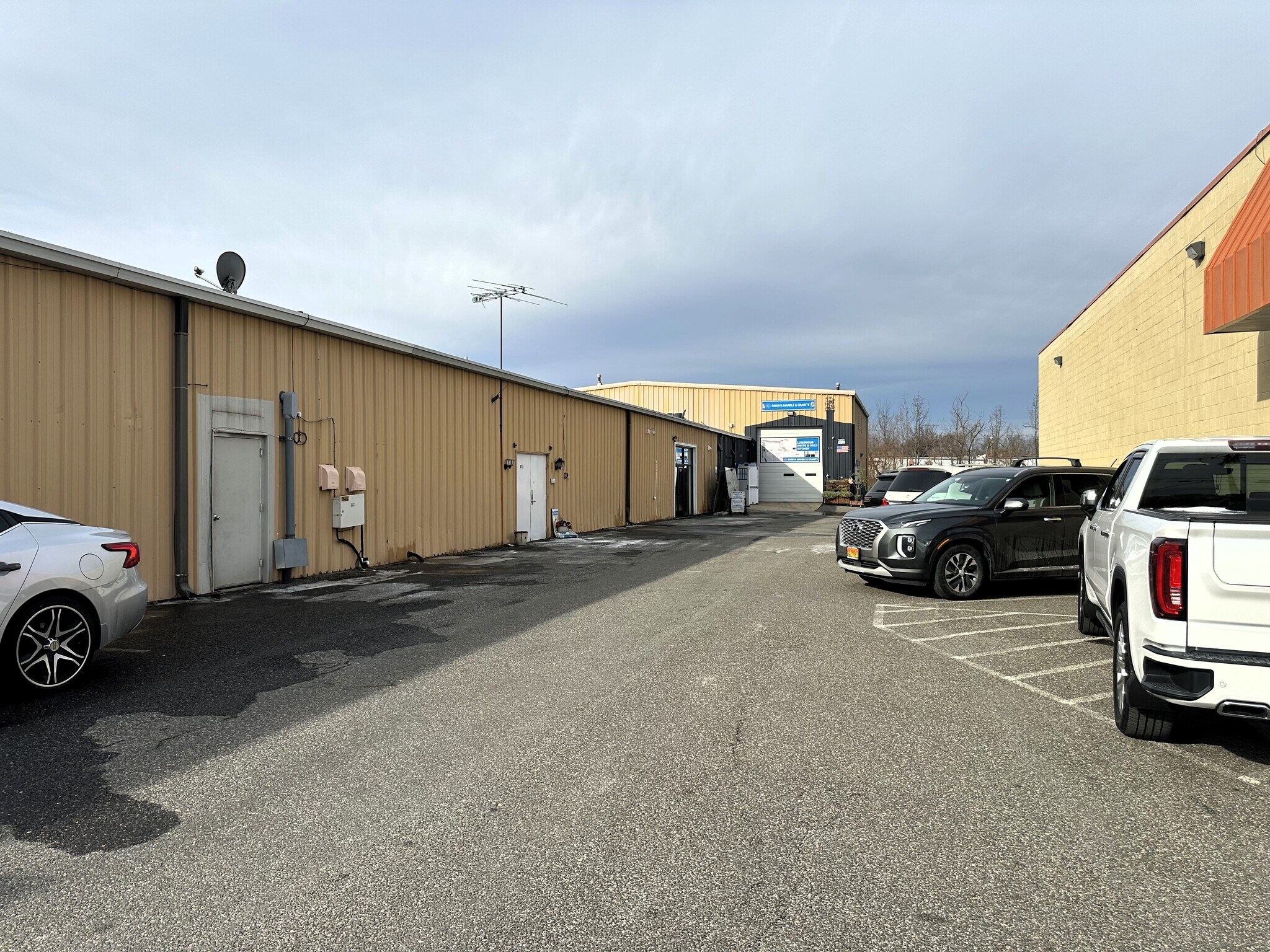 3221-3225 Old Washington Rd, Waldorf, MD for lease Primary Photo- Image 1 of 7