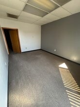 1126-1136 Valley Ridge Dr, Grain Valley, MO for lease Interior Photo- Image 2 of 4