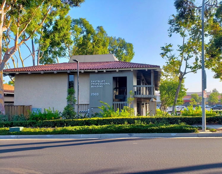 2503 Eastbluff Dr, Newport Beach, CA à vendre - Photo du bâtiment - Image 1 de 1