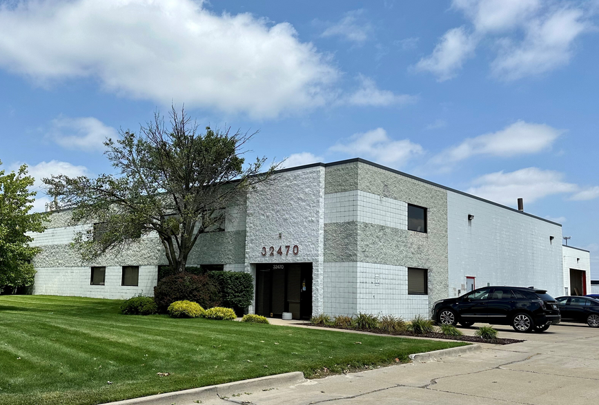 32470 Industrial Dr, Madison Heights, MI for sale - Building Photo - Image 1 of 1