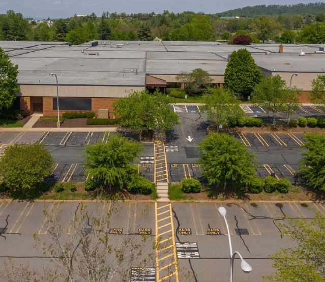 1500 State Farm Blvd, Charlottesville, VA à louer Photo principale- Image 1 de 10