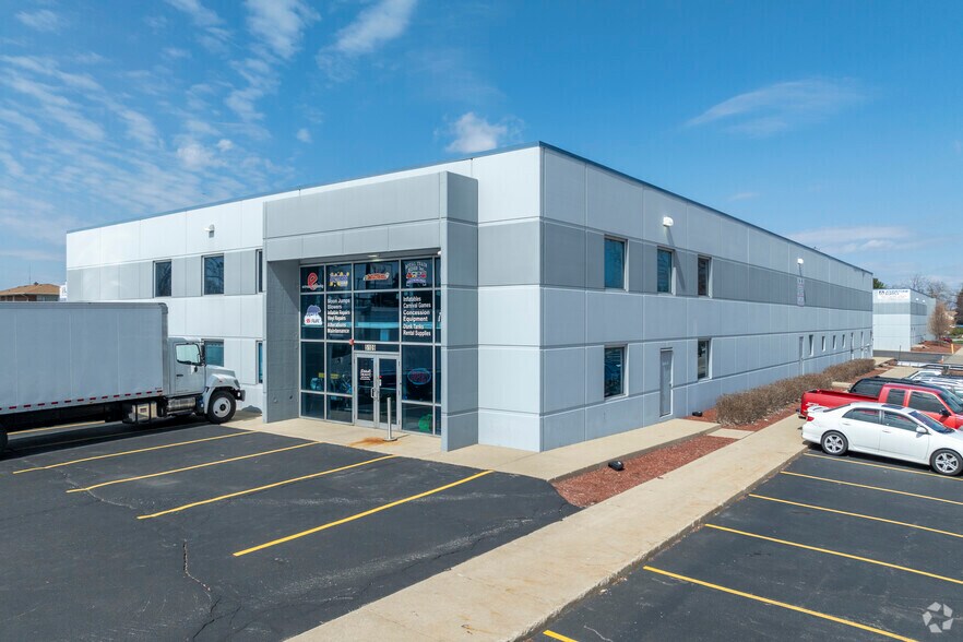 5109 W Lake St, Melrose Park, IL for lease - Primary Photo - Image 1 of 12