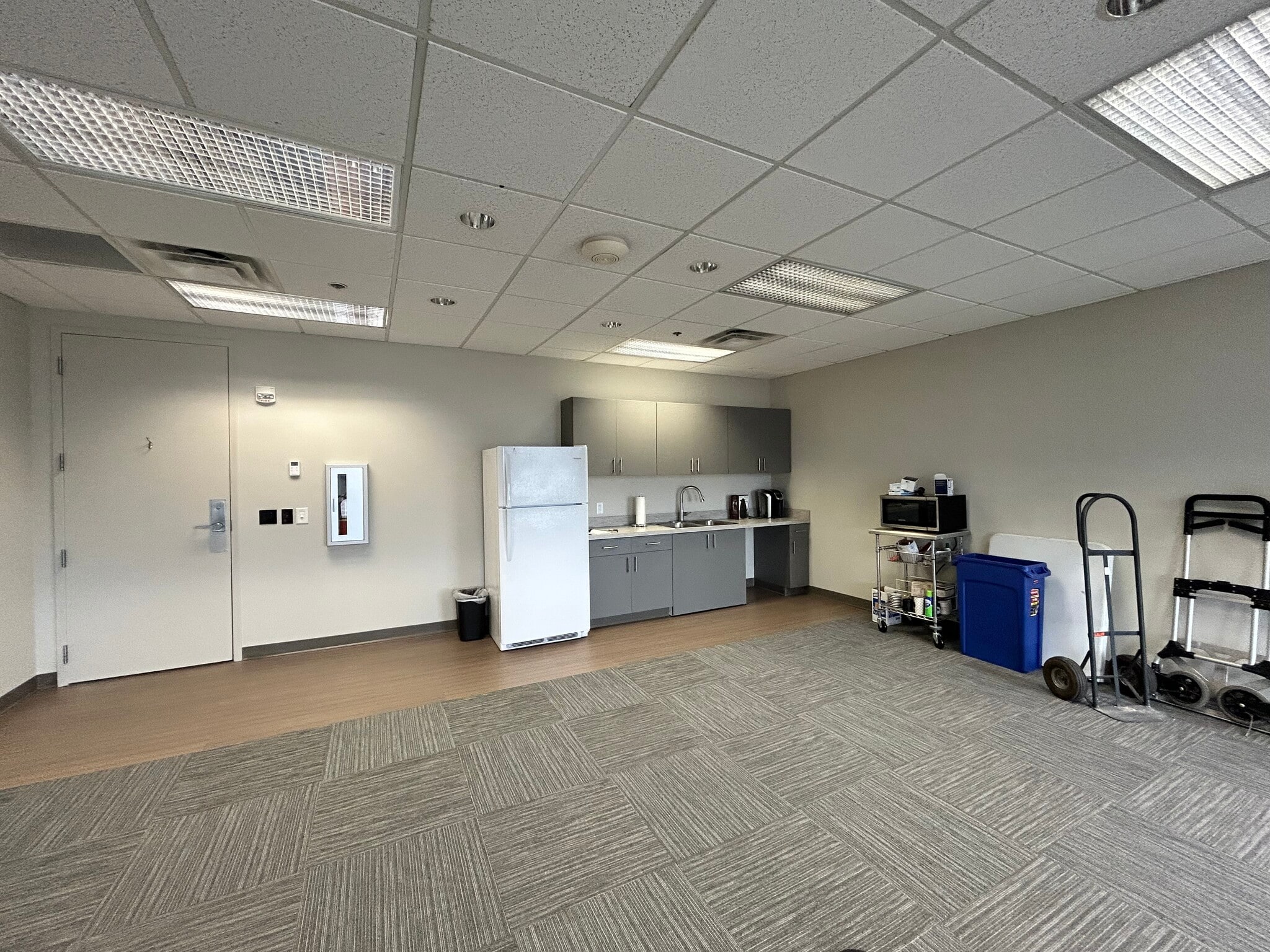 283 Constitution Dr, Virginia Beach, VA à louer Photo intérieure- Image 1 de 5