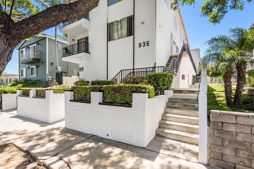 935 W 10th St, San Pedro, CA for sale - Building Photo - Image 3 of 24