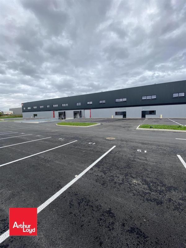 Flex in Chartres for lease Building Photo- Image 1 of 6