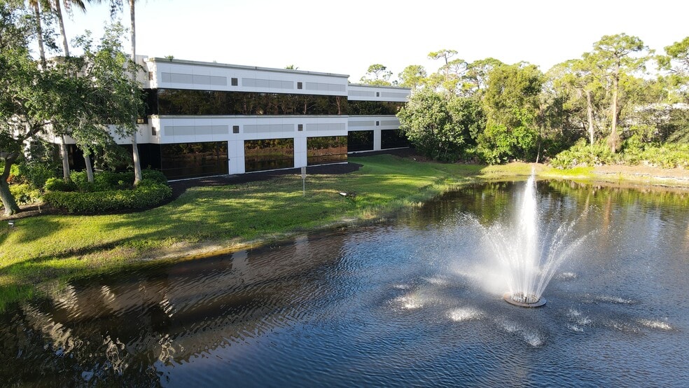 27299 Riverview Center Blvd, Bonita Springs, FL for lease - Building Photo - Image 1 of 7