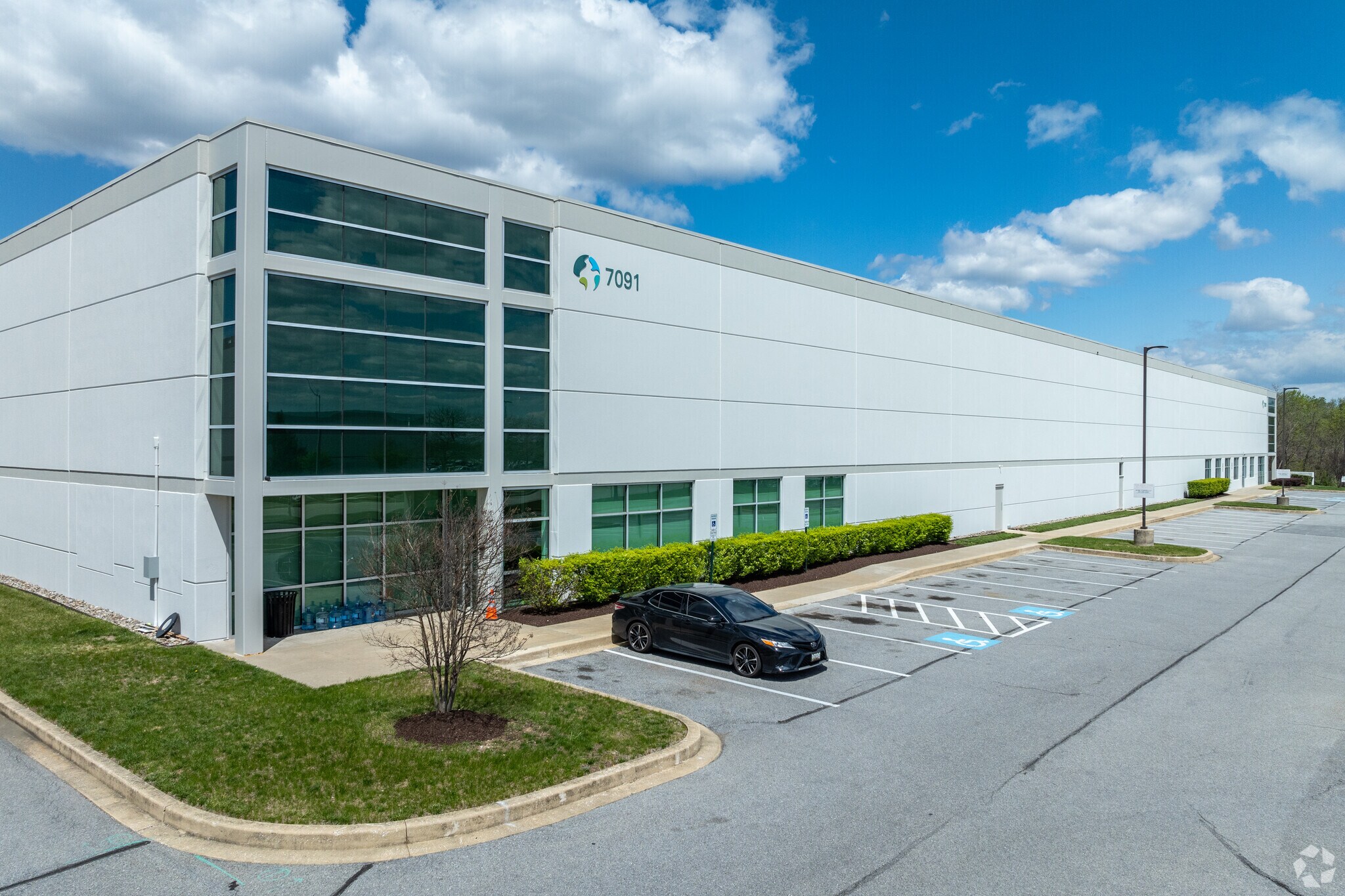 7091 Troy Hill Dr, Elkridge, MD à louer Photo principale- Image 1 de 7