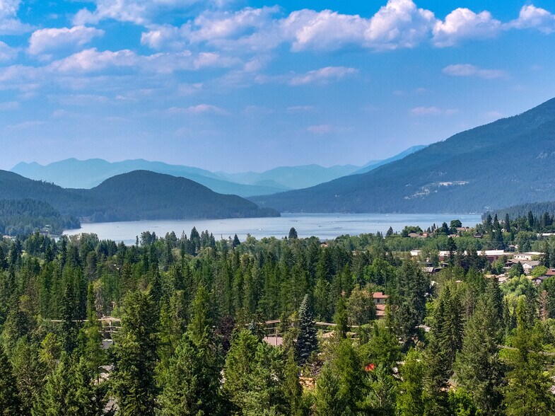 221 10th st, Whitefish, MT à vendre - Photo du bâtiment - Image 2 de 29