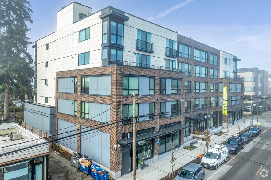 8829 Roosevelt Way NE, Seattle, WA for lease - Primary Photo - Image 1 of 16