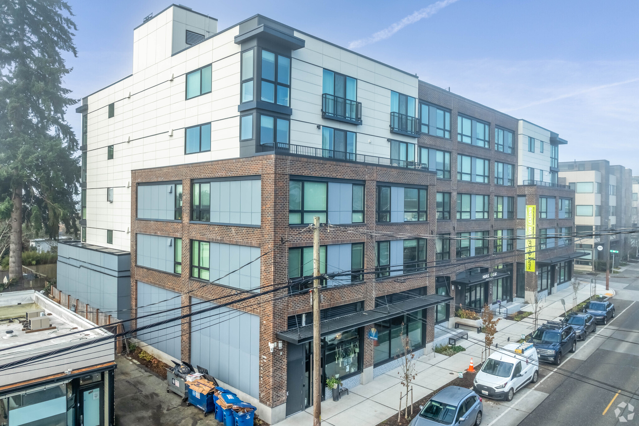 8829 Roosevelt Way NE, Seattle, WA for lease Primary Photo- Image 1 of 17