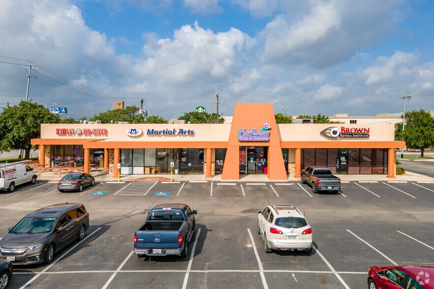 17319 IH-35, Schertz, TX à vendre - Photo du bâtiment - Image 3 de 6