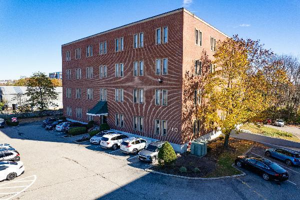 Braintree Office Park portefeuille de 2 propriétés à vendre sur LoopNet.ca - Photo du bâtiment - Image 1 de 38