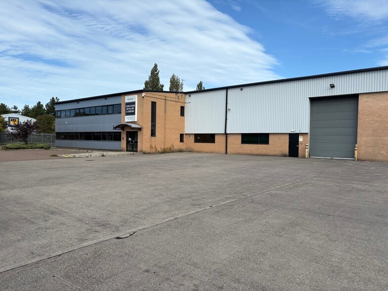 Earlsway, Gateshead for lease - Building Photo - Image 2 of 15