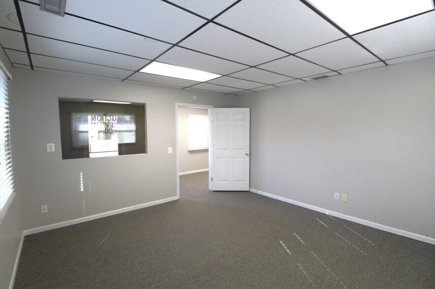 150 Bancroft St, Imlay City, MI à vendre - Photo intérieure - Image 2 de 5