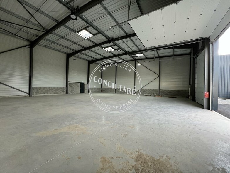 8 Rue Ecopole, Villeneuve-Tolosane for lease - Building Photo - Image 2 of 5