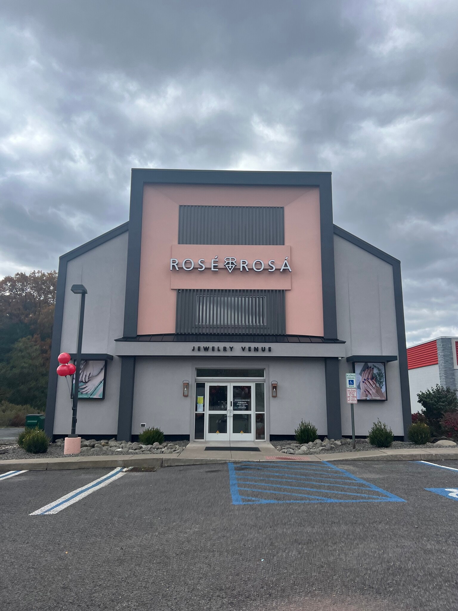 1547 N 9th St, Stroudsburg, PA à louer Photo du bâtiment- Image 1 de 9