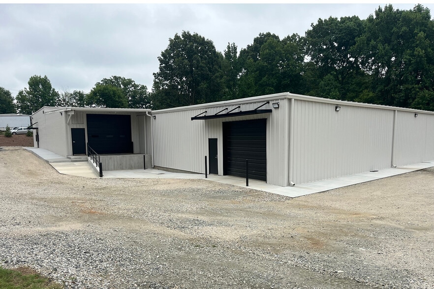 1080 Industrial Park Dr, Kernersville, NC for lease - Building Photo - Image 2 of 2
