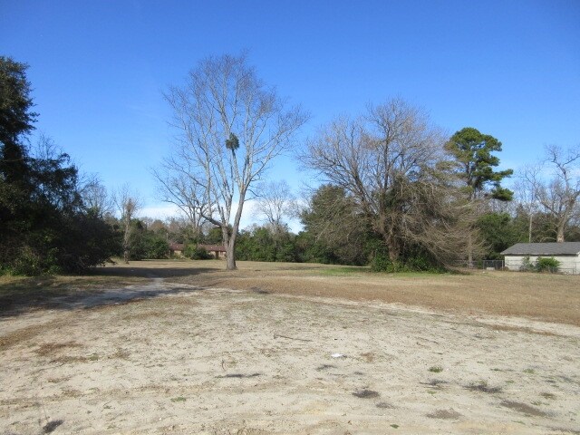 655-657 W Liberty St, Sumter, SC à vendre - Photo du bâtiment - Image 2 de 7