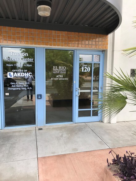 700 E Broadway Blvd, Tucson, AZ à louer - Photo intérieure - Image 2 de 16