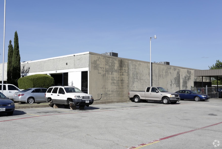 521 N Interurban St, Richardson, TX for lease - Building Photo - Image 2 of 10