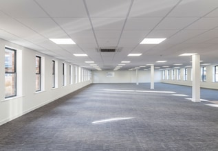 200-240 Park Ave, Almondsbury for lease Interior Photo- Image 2 of 3