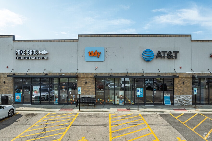 781-791 E Dundee Rd, Palatine, IL for lease - Building Photo - Image 3 of 6