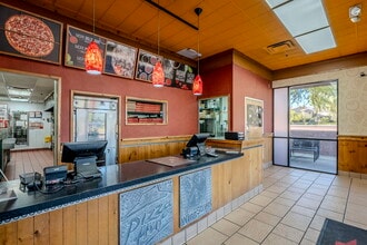 3145 E Chandler Blvd, Phoenix, AZ à louer Photo intérieure- Image 1 de 4