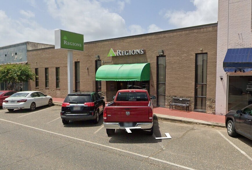 124 N Main St, Springhill, LA à vendre - Photo du bâtiment - Image 2 de 6