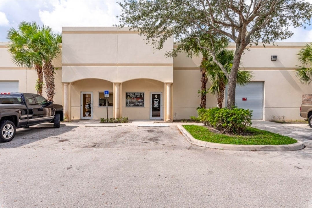 585 105th Ave N, West Palm Beach, FL for lease Building Photo- Image 1 of 11