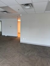 11921 152 St NW, Edmonton, AB à louer Photo intérieure- Image 2 de 8