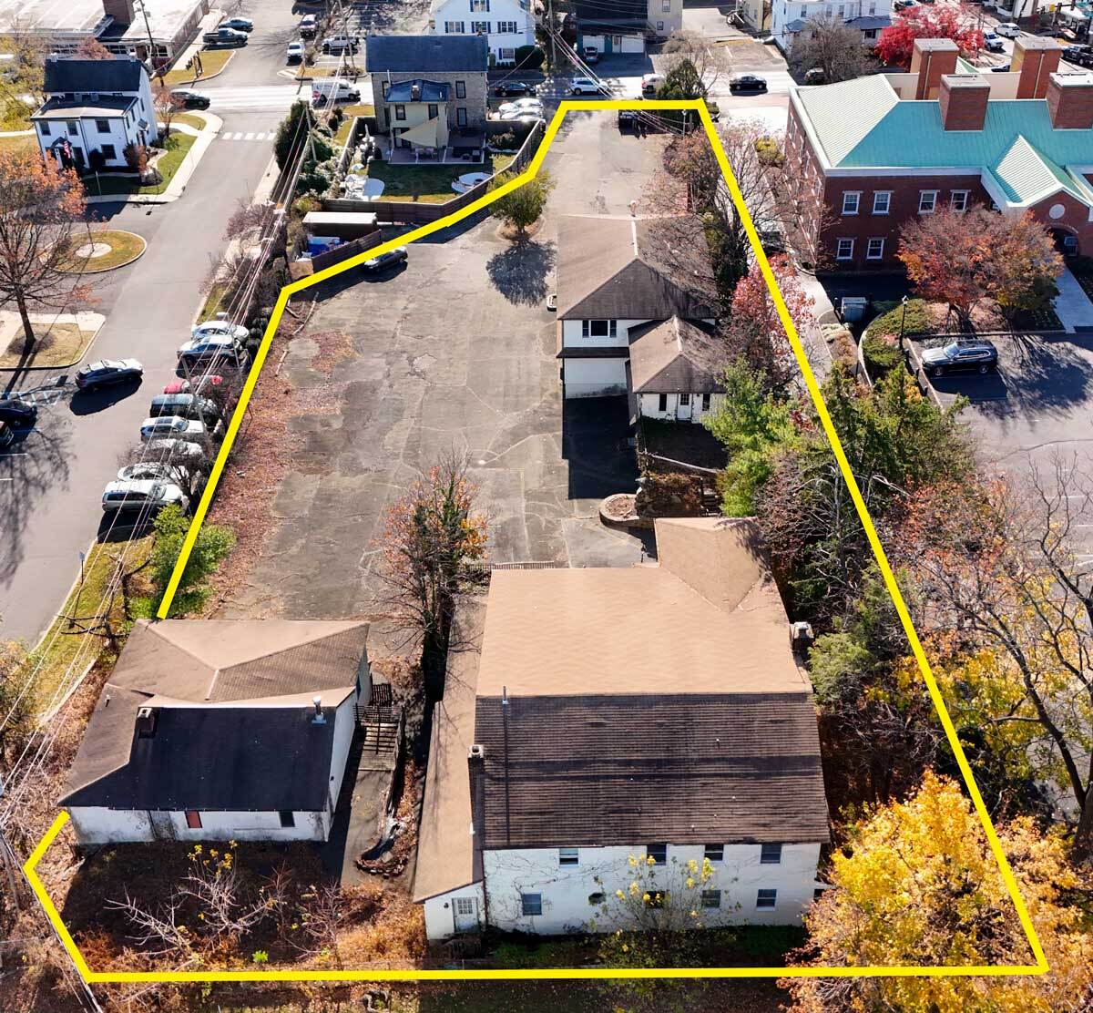 657 Red Lion Rd, Huntingdon Valley, PA à vendre Photo du bâtiment- Image 1 de 44