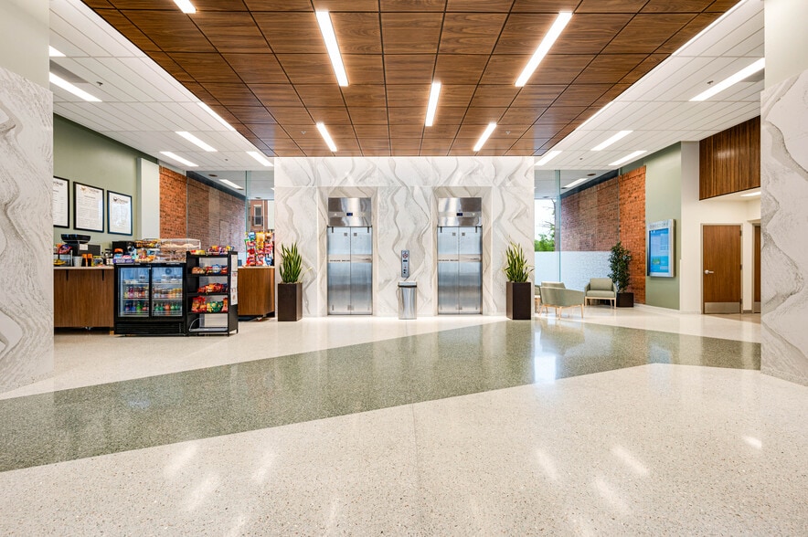 1035 Bellevue Ave, Richmond Heights, MO à louer - Photo intérieure - Image 2 de 6