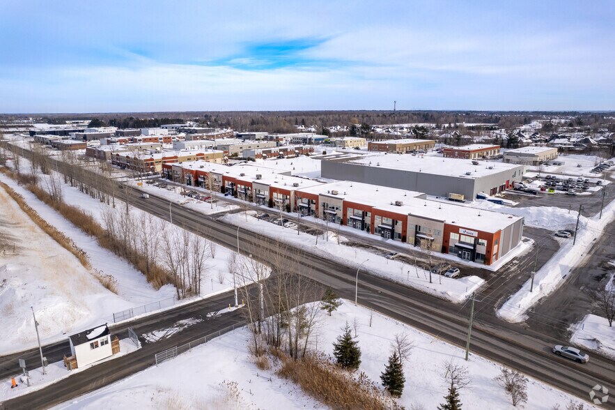 101 Omer-Deserres, Blainville, QC à louer - Aérien - Image 2 de 4