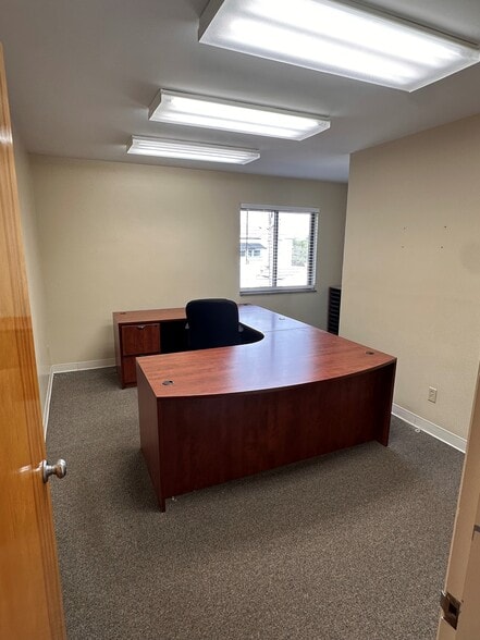 23 Erlanger Rd, Erlanger, KY for lease - Interior Photo - Image 2 of 10