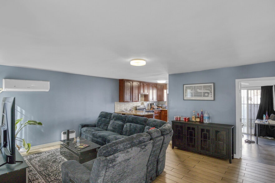 5447 Blackwelder St, Los Angeles, CA à vendre - Photo intérieure - Image 3 de 33