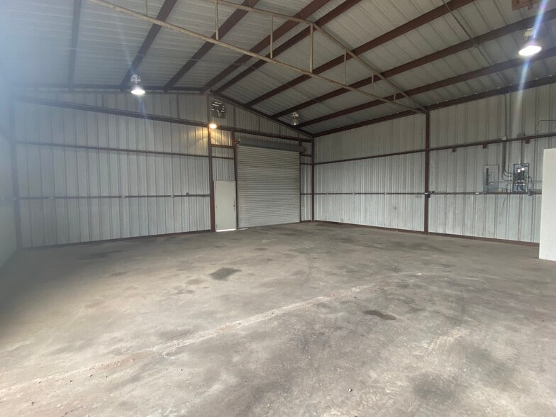 15194-15264 S IH 35, Bruceville, TX à vendre - Photo du bâtiment - Image 3 de 5