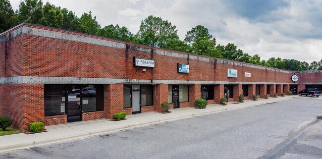 Plus de détails pour 409 Chicago Dr, Fayetteville, NC - Local d'activités à louer
