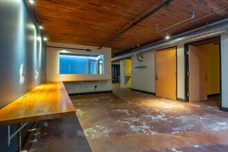 712 Main St, Oregon City, OR for lease Interior Photo- Image 2 of 4