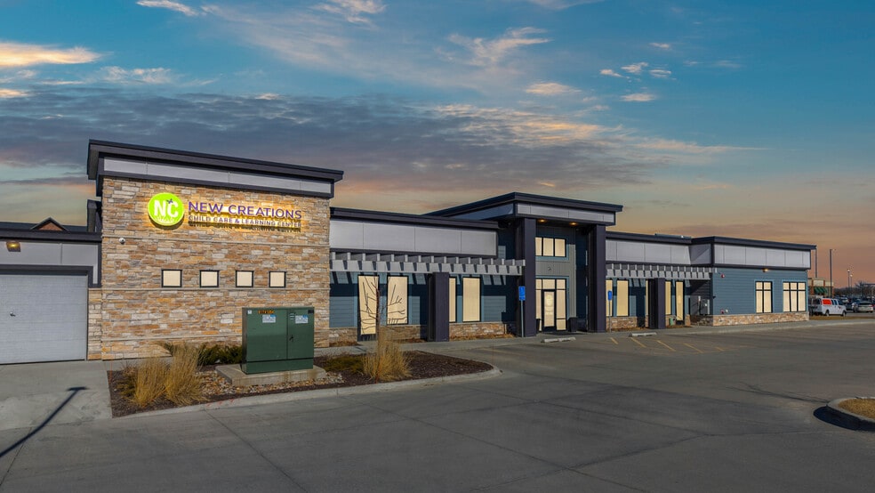 831 NE Venture Dr, Waukee, IA for sale - Building Photo - Image 1 of 5