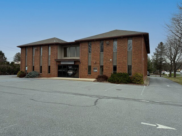 1120 S Cedar Crest Blvd, Allentown, PA à louer - Photo principale - Image 1 de 1