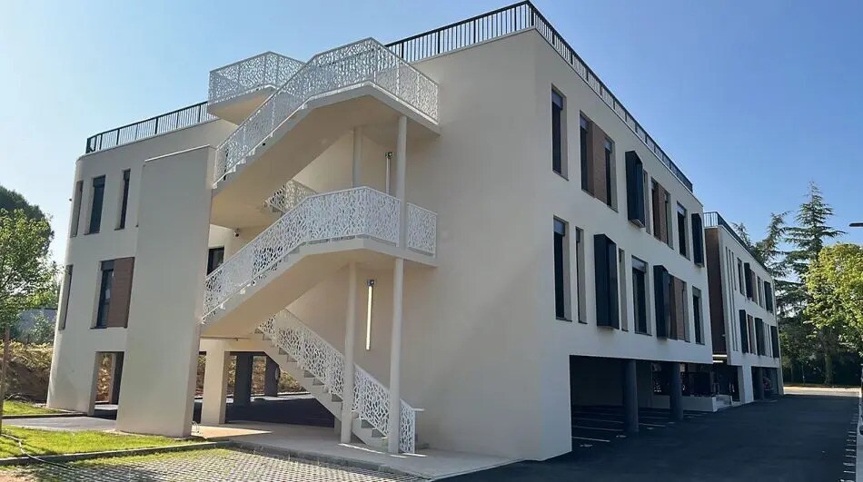 Office in Meyreuil for lease Building Photo- Image 1 of 7