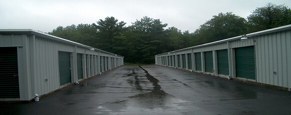 Portfolio of 3 self-storage facilities portefeuille de 3 propriétés à vendre sur LoopNet.ca - Photo principale - Image 1 de 6